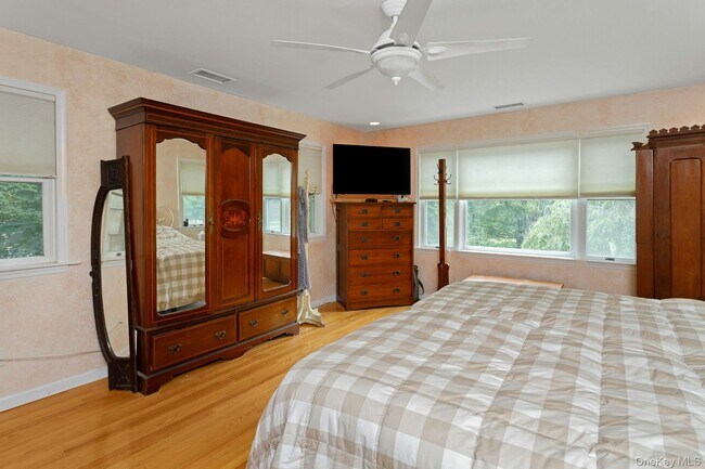 Building Photo - 934 Peekskill Hollow Rd