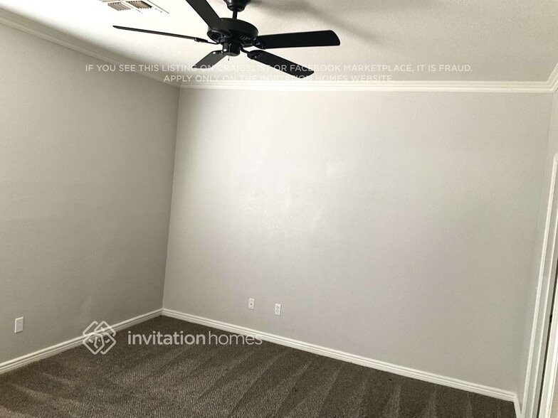 Building Photo - 10429 E Abilene Ave