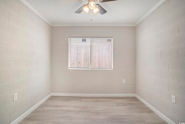 Building Photo - 1911 Madison Dr