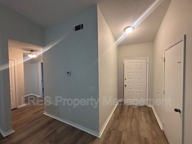 Building Photo - 163 Clear Lake Cir