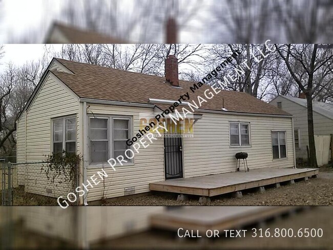 Primary Photo - Home with Large Bedroom & includes Washer ...