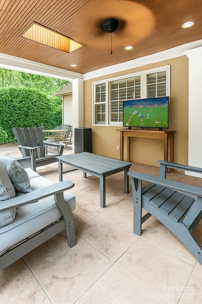 Building Photo - 3115 High Ridge Rd