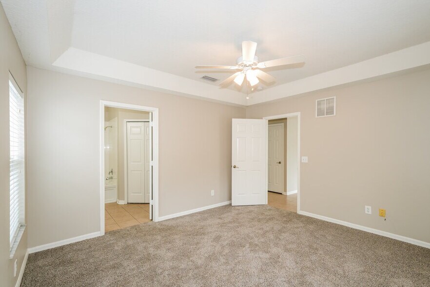 Building Photo - 3202 Shamrock Park Pl