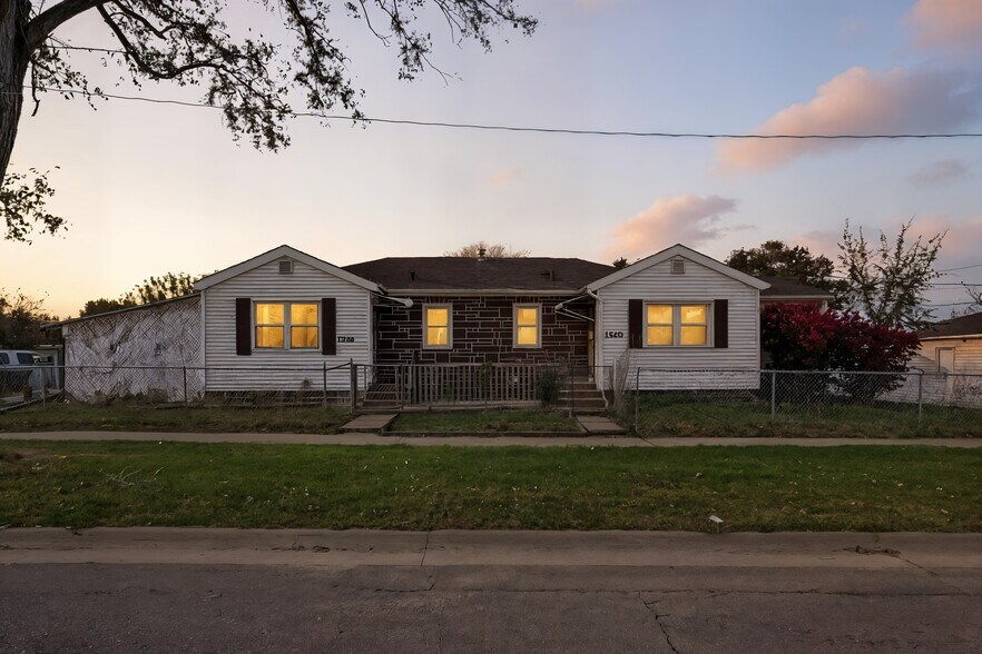 Building Photo - 1522 W 9th St