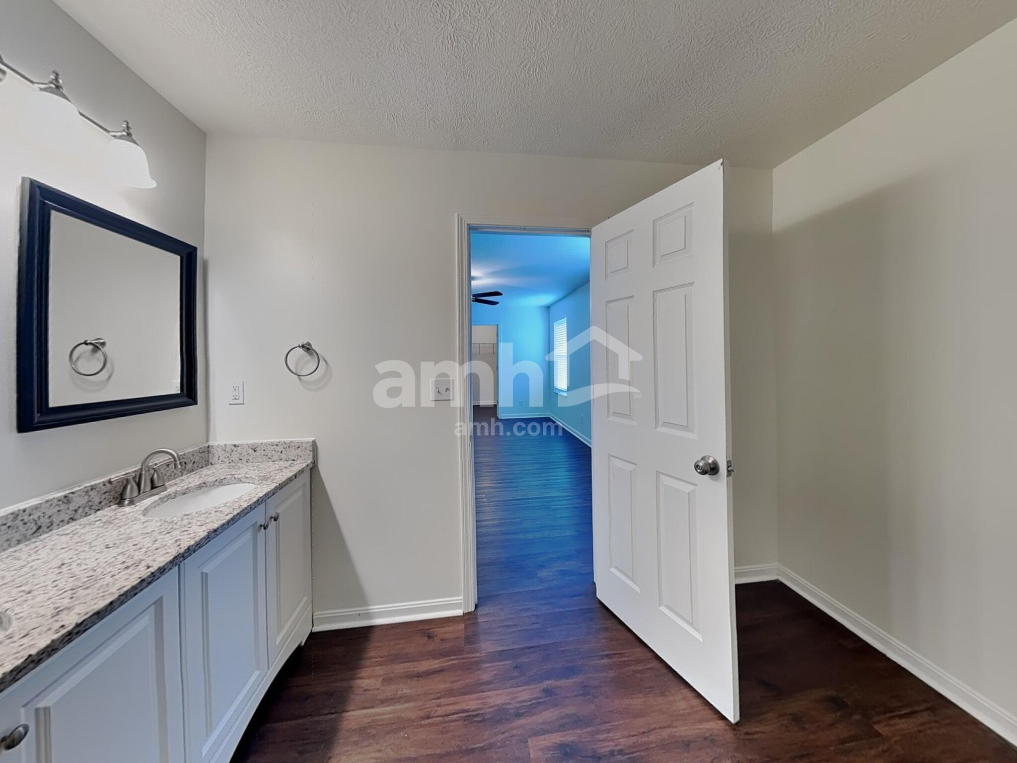 Building Photo - 735 Norbie Dr