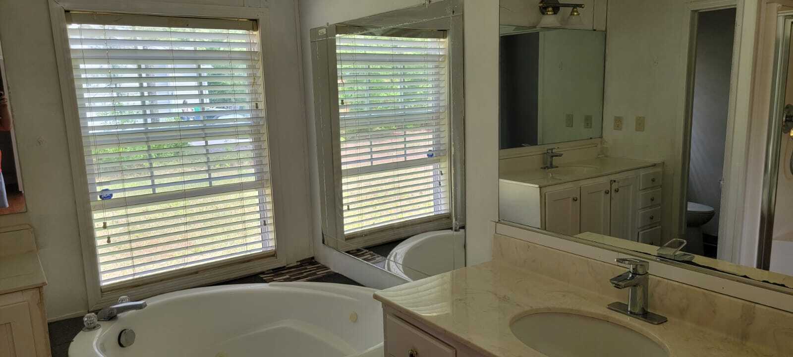 Master Bathroom - 8936 Turner Dr