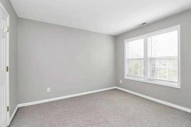 Building Photo - 141 Ross Moore Ave