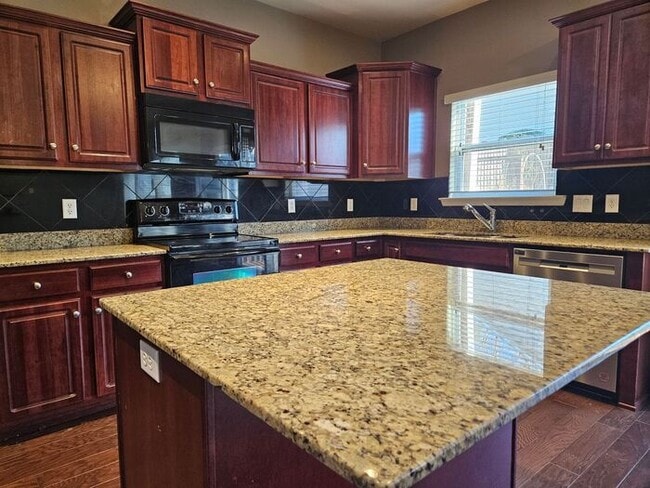 Building Photo - Beautiful Wellesley Home with a Corner Lot