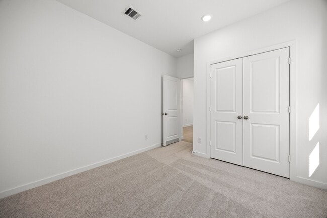 Building Photo - 28947 Rustic Robin Ln