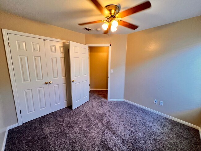 Building Photo - SOUTHWEST BAKERSFIELD- POOL