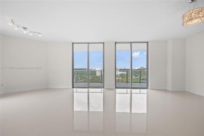 Building Photo - 17301 Biscayne Blvd