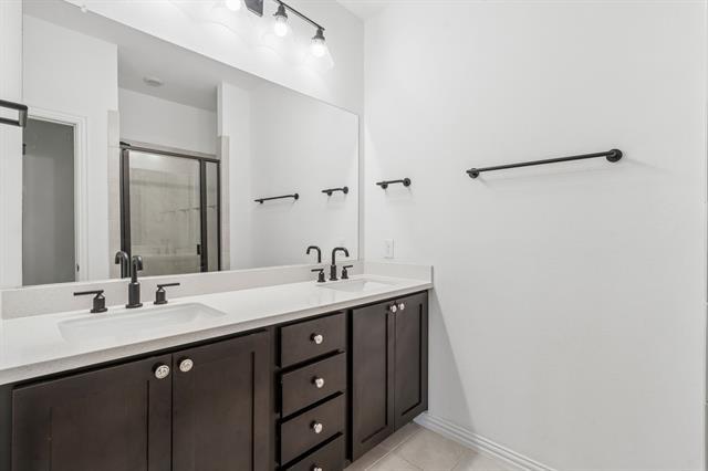 Building Photo - 2215 Adena Spgs Dr