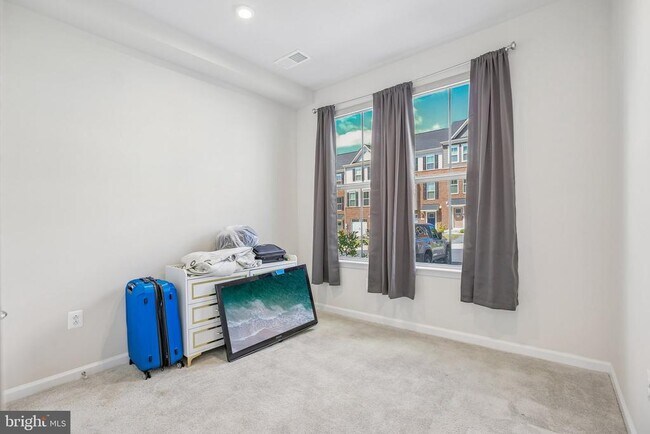 Building Photo - 158 Woodgate Cir
