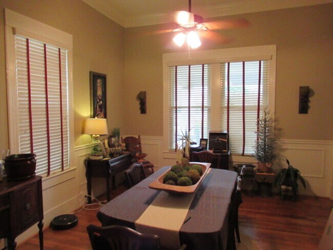 Building Photo - 416 W Montgomery St