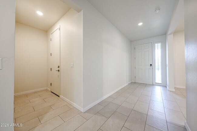 Building Photo - 14090 W Old Oak Ln