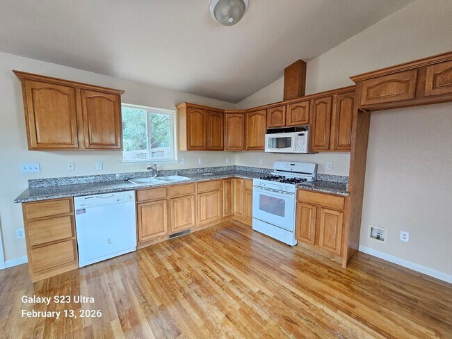 Building Photo - 13019creststreet.is4lease.com