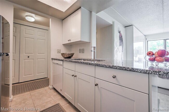 Building Photo - 35300 Woodward Ave