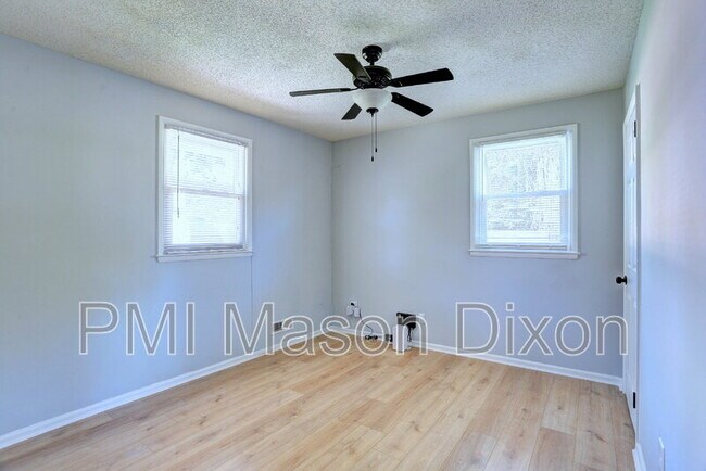 Building Photo - 8523 Fieldway Dr