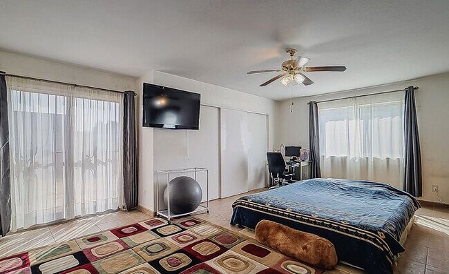 Building Photo - Charming three bedroom - two bathroom GREA...