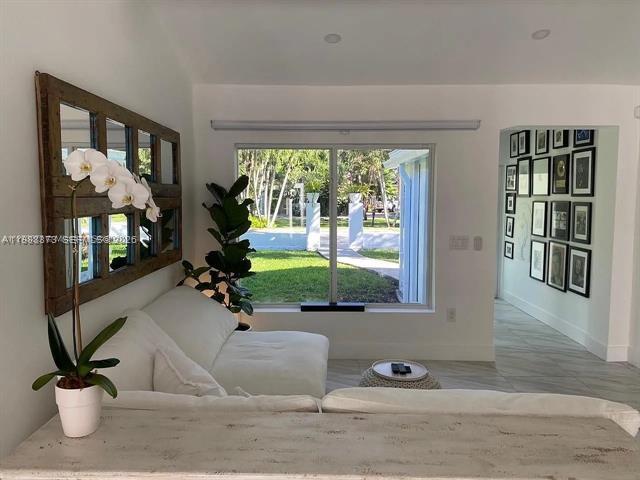 Building Photo - 256 NE 85th St