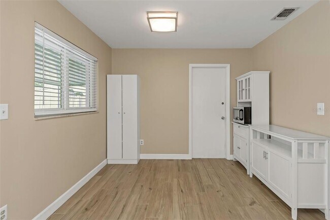 Building Photo - 6842 62nd Ave N