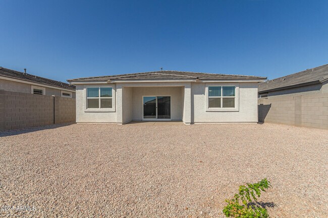 Building Photo - 15371 W Smoketree Dr