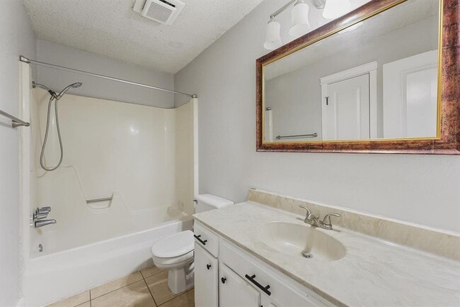 Building Photo - 19315 Gagelake Ln