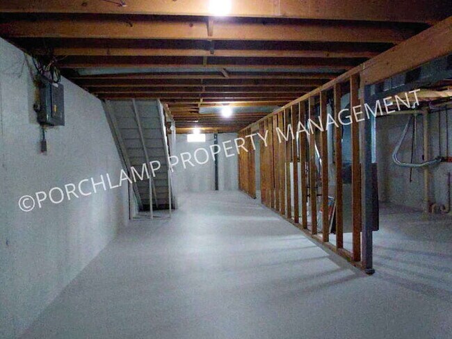 Building Photo - 3142 Kalamazoo Ave SE