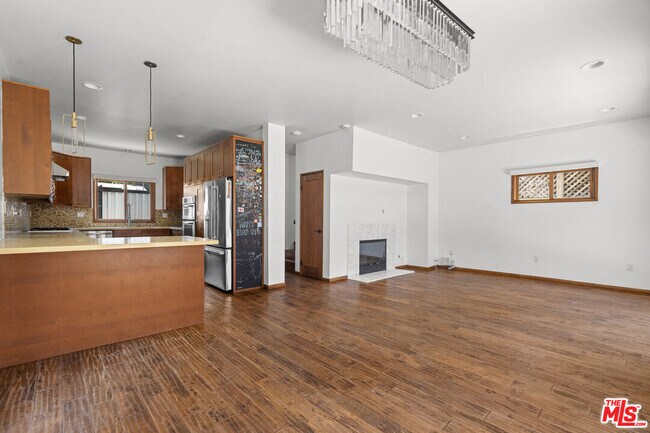 Building Photo - 660 San Juan Ave