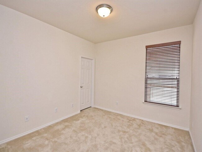 Building Photo - 1432 Macfarland St