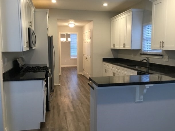 Building Photo - 3506 Pine Tree Dr