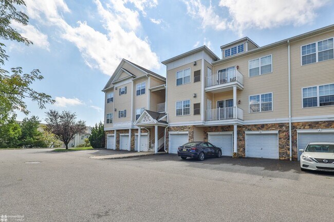 Building Photo - 2 bedroom condo at Country Classics at Morgan Hill