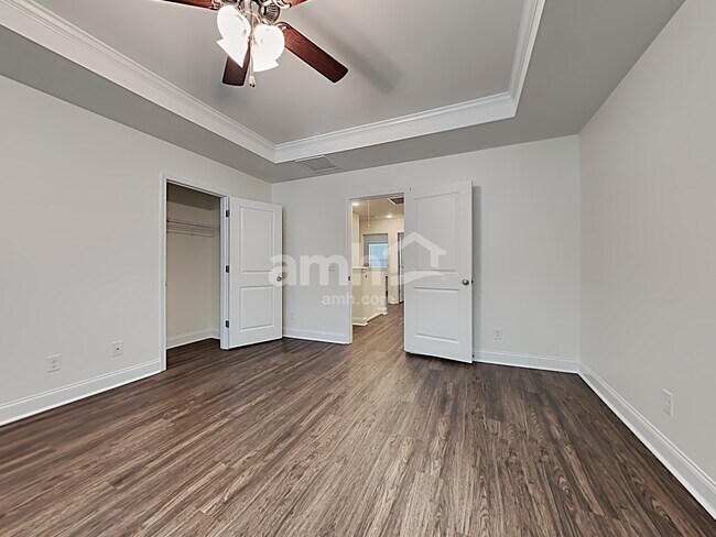 Building Photo - 512 West St