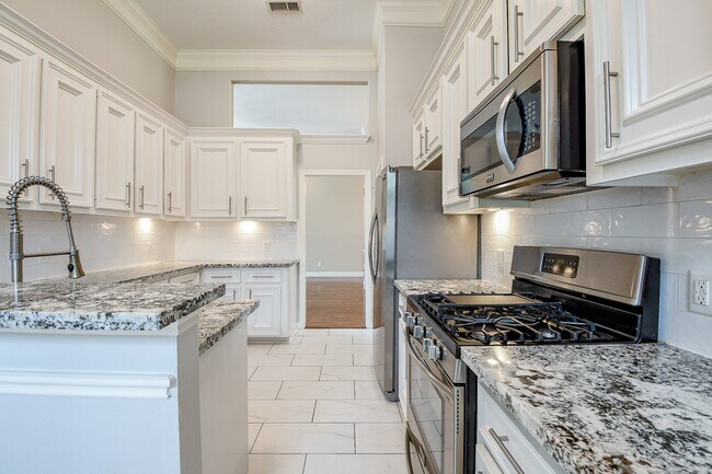 Building Photo - 21818 Windsor Castle Dr
