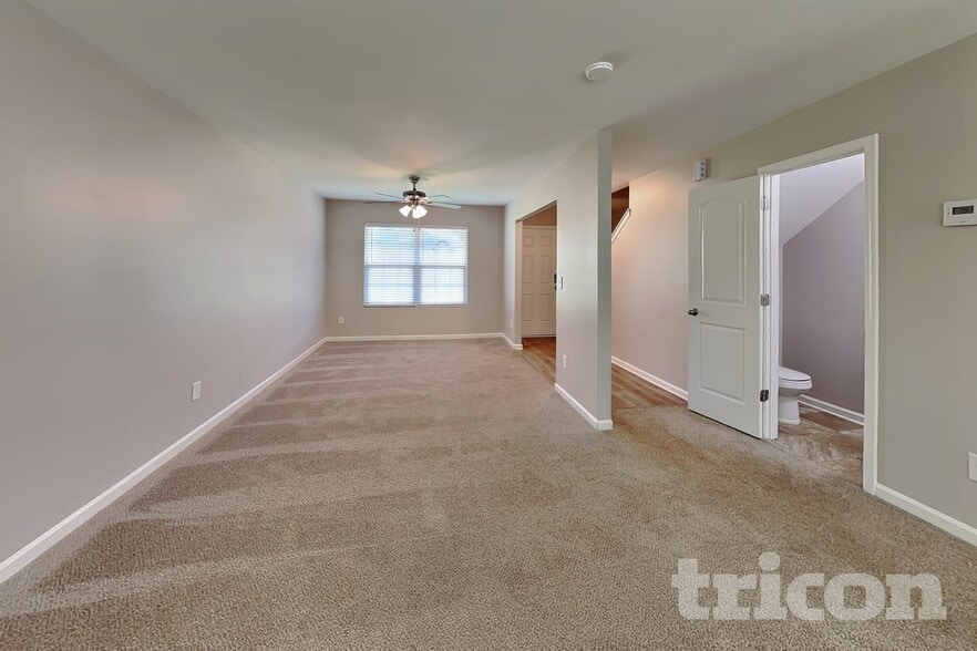 Building Photo - 135 Coddington Ln