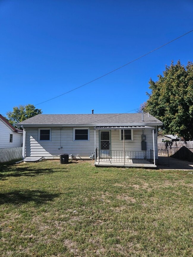 Building Photo - Single Family with basement