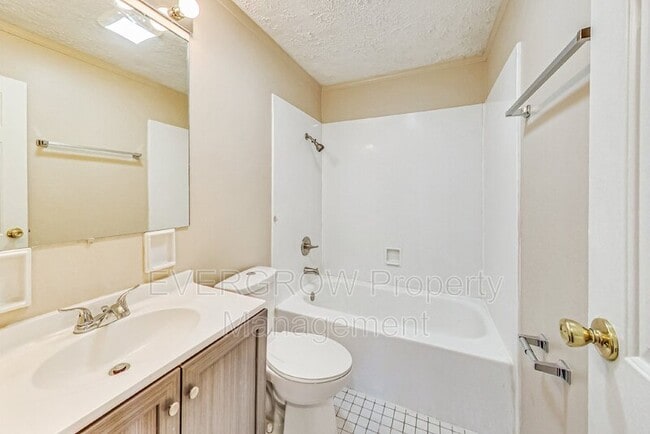 Building Photo - 3541 N Wittfield St