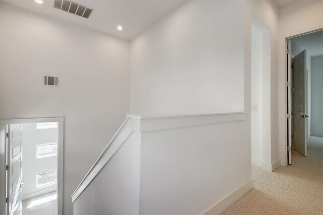 Building Photo - 6133 Seville Dr