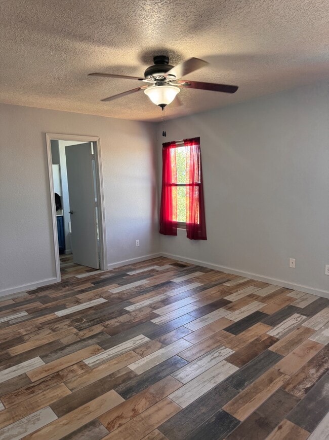 Building Photo - 624 Torretta Dr SW