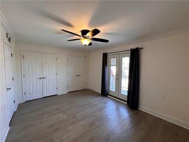 Building Photo - 3008 5th St