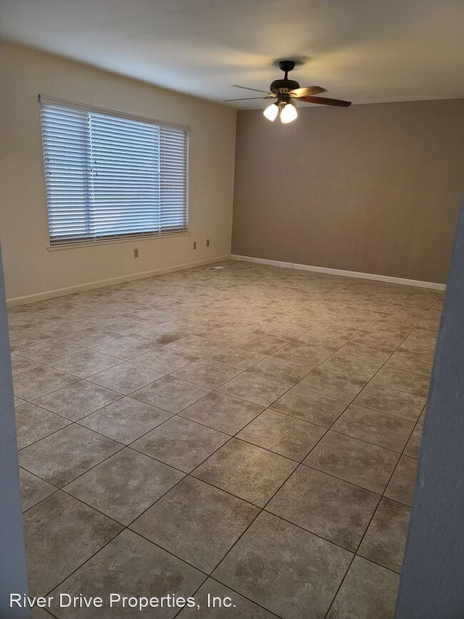 Building Photo - 4 br, 2.5 bath House - 3355 San Fernando C...