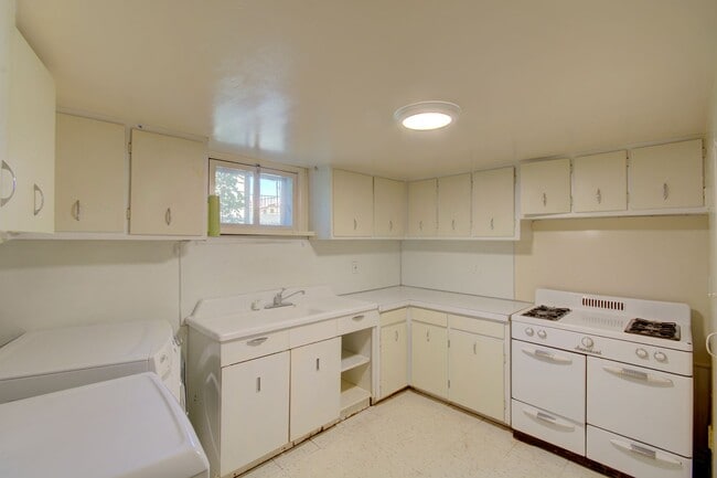 Building Photo - DU HOUSE FOR RENT