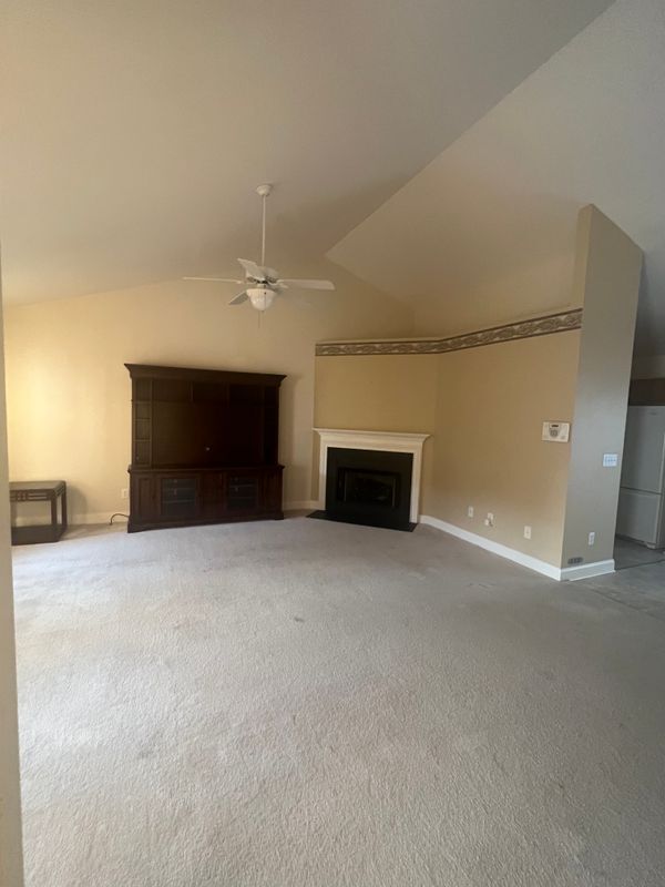 Building Photo - 2721 Bridgeport Dr