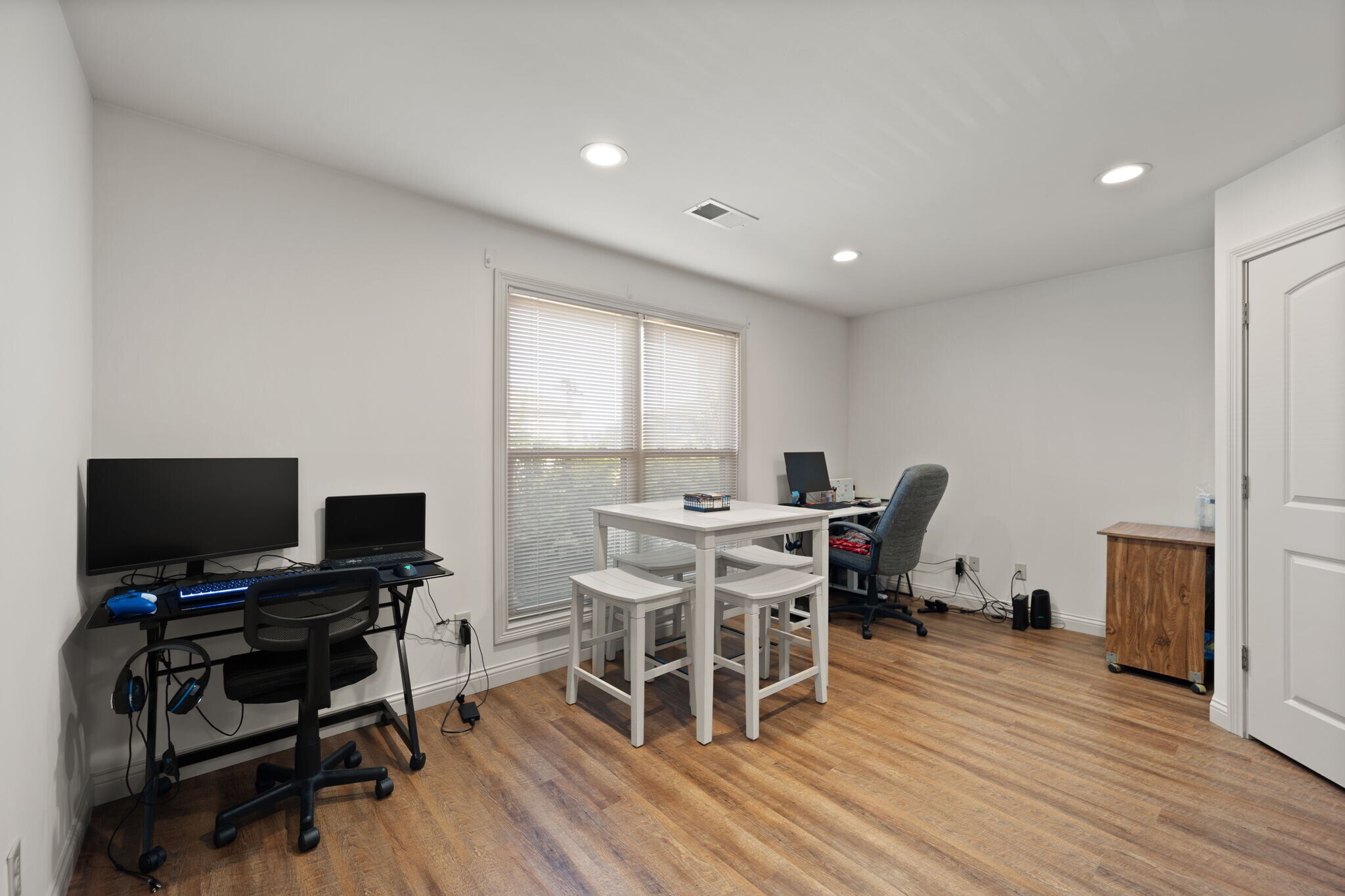 Building Photo - 12 Charlottes Pl