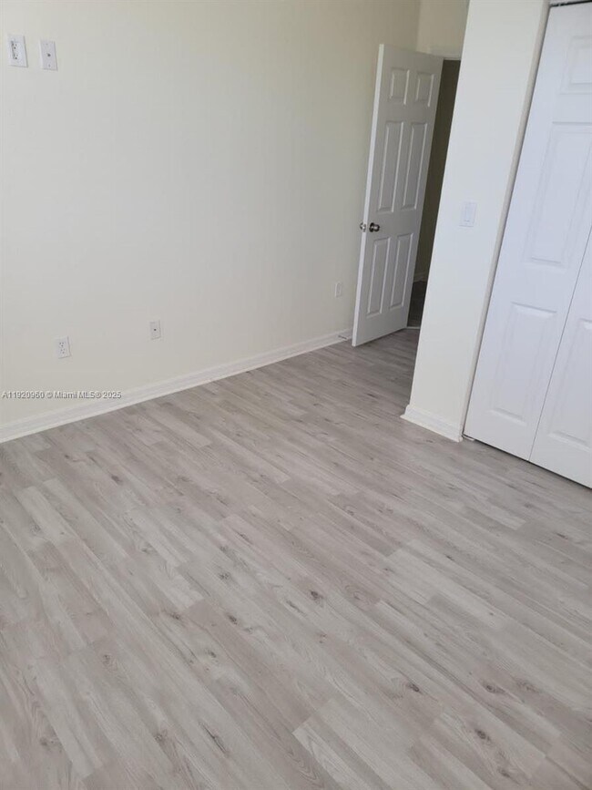 Building Photo - 10870 NW 88th Terrace