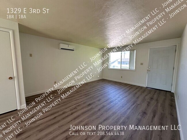 Building Photo - 1329 E 3rd St