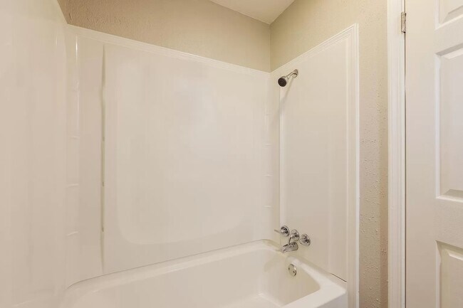 Building Photo - 16738 Barcelona Dr