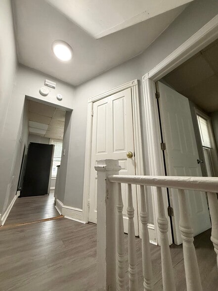 Building Photo - 48 W Union Blvd