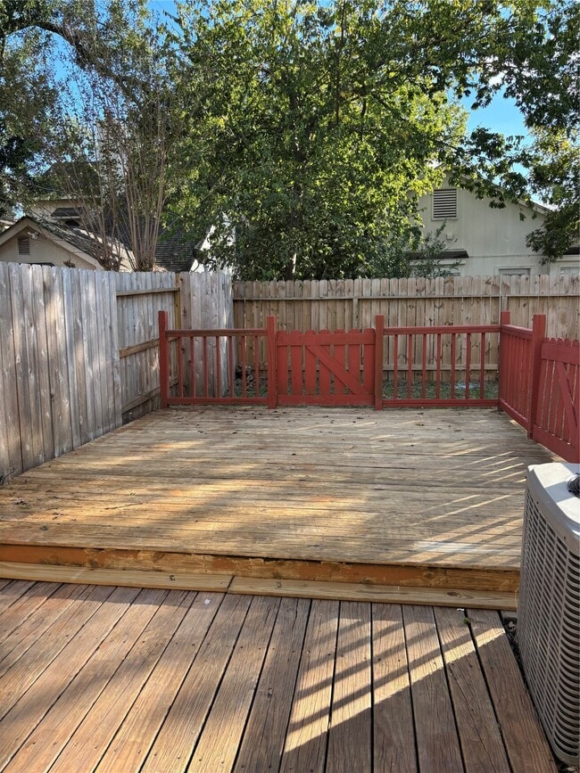 Building Photo - 18619 S Lyford Dr