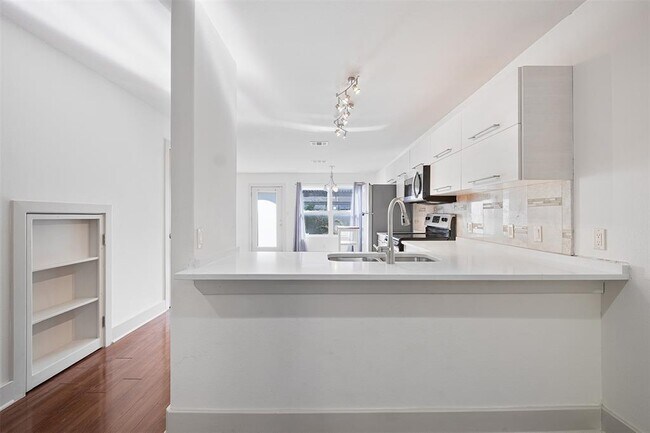 Building Photo - 1101 Grove Blvd